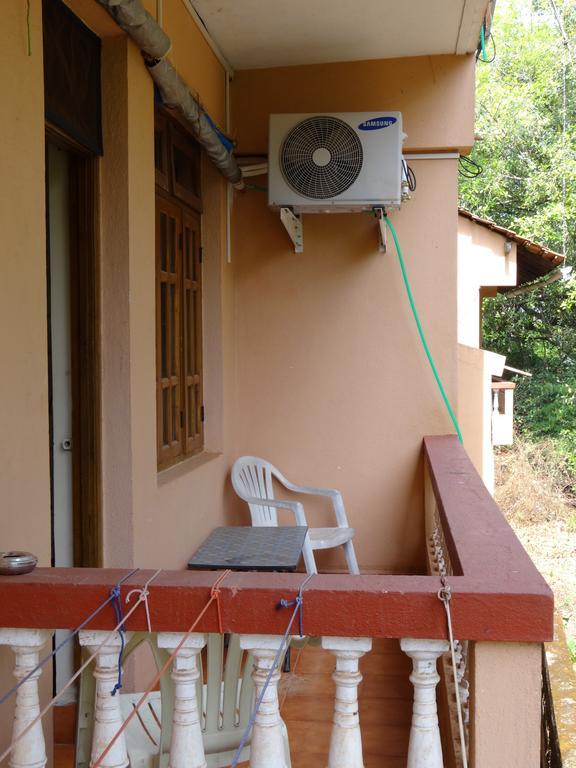 Pinto Guest House Candolim Quarto foto